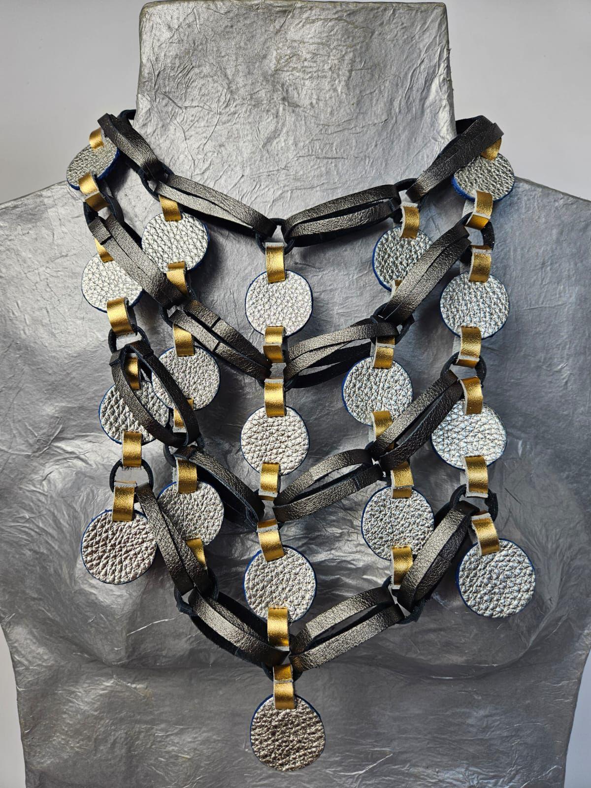 Collar hecho a mano Luna Llena