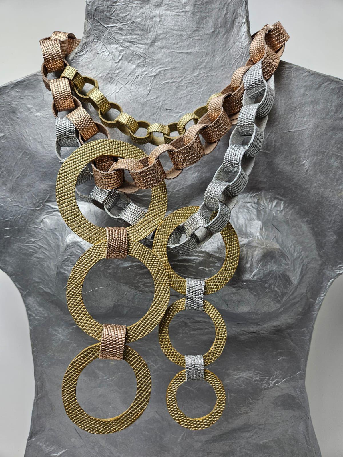 Collar hecho a mano Cadenas y Circulos